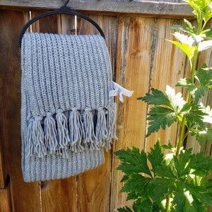 Forever 21 Grey Cable Knit Scarf NWT